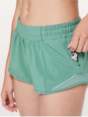 Lululemon Hotty Hot Short II size 10